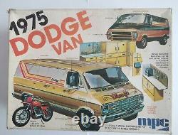 1975 Dodge Van MPC 1-7522 125