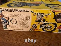 1/12 Revell Yamaha 250 DT-1 Enduro Motorcycle Model Kit