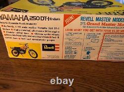 1/12 Revell Yamaha 250 DT-1 Enduro Motorcycle Model Kit