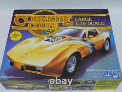 1/16 MPC 1982 Chevy Corvette Coupe Muscle Car Plastic Model Kit 13087 Complete