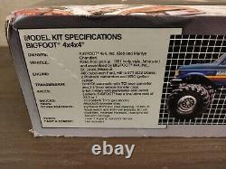 AMT 1/25 1991 Ford 4X4x4 BIGFOOT Monster Pickup Truck Model Car Kit 8138