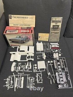 AMT 1/25 Scale Ford 1968 Thunderbird HT Customizing Model Car Kit 6228-200