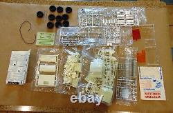 AMT Kenworth W-925 Movin' On Unassembled Sealed Contents