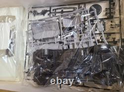 Aoshima 1/24 Hot Rod Nissan 430 Cedric Plastic Model Kit