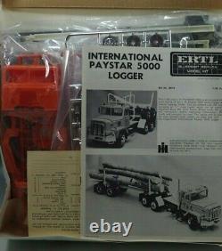 Ertl International Paystar 5000 Loger Truck Model Kit 1/25 Scale Vintage Mib