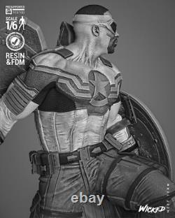 Falcon Resin Sculpture Statue Model Kit Unpainted/Unassembled