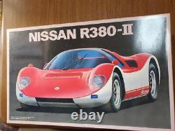 Fujimi 1/16 Nissan R380 II unassembled