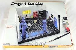 Fujimi Testors Garage and Tool Shop 1/24 unassembled scale model