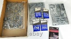 Fujimi Testors Garage and Tool Shop 1/24 unassembled scale model