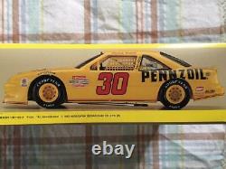 Hasegawa 124 Scale Pennzoil GM Pontiac Automotive Plastic Model Kit Unassembled