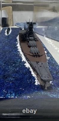 IJN Yamato Super Battleship With Destroyer Escort IJN Sakura 1/700 Scale Model