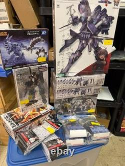 Kotobukiya / Bandai Assortment of Kits and Accessories 17 Pieces Kotobukiya / Bandai Assortment of Kits and Accessories 17 Pieces
