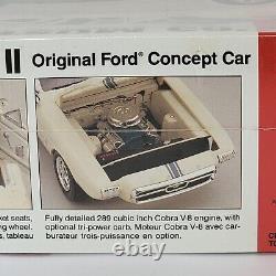 Lindberg 1963 Mustang II Original Ford Concept Car 1995 Sealed Model kit 72169