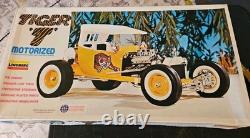 Lindberg TIGER T 1/8 Scale Motorized Unbuilt In Box