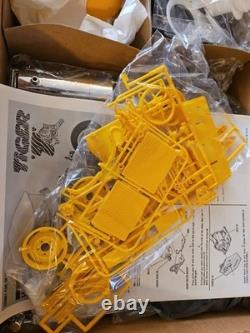 Lindberg TIGER T 1/8 Scale Motorized Unbuilt In Box