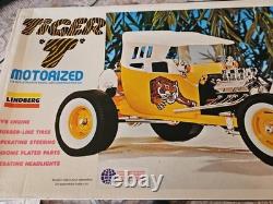 Lindberg TIGER T 1/8 Scale Motorized Unbuilt In Box