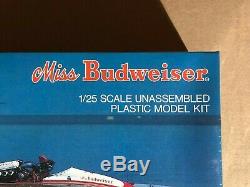 Miss Budweiser Testors Unassembled Plastic Model Kit 1/25 scale