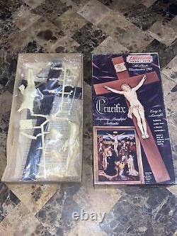 Precision Crucifix Figure Model Kit Boxed R-501-100 New