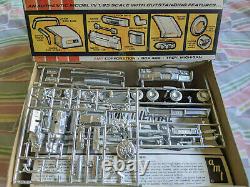 RARE! ORIGINAL AMT 1966 LINCOLN CONTINENTAL Model Kit COMPLETE GORGEOUS