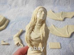 Resin Kit Luna Mark of the Vampire Monster in Motion KIt 8 1/2 INS Tall