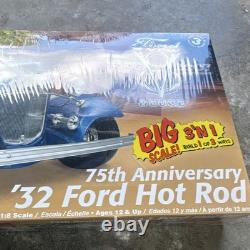 Revell 75th Anniversary Big Scale 3-in-1'32 Ford Hot Rod Model Kit 18