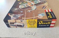 Revell Space Station from 1959, mint condition, unassembled, complete