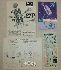 Revell Space Station from 1959, mint condition, unassembled, complete