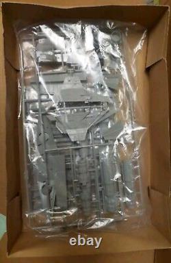 Revell Star Wars Republic Star Destroyer Venator Model Kit 85-6445 Sealed Parts