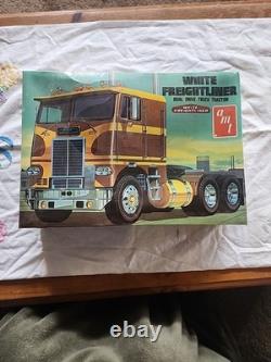 Sealed Vintage Original Nos Amt White Freightliner Dual Drive Truck Tractor T568