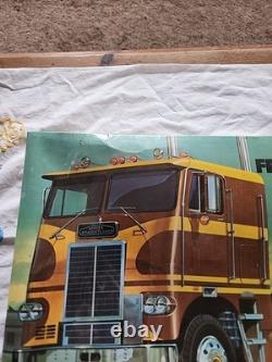 Sealed Vintage Original Nos Amt White Freightliner Dual Drive Truck Tractor T568