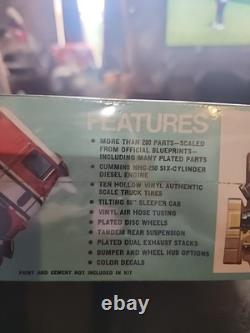 Sealed Vintage Original Nos Amt White Freightliner Dual Drive Truck Tractor T568
