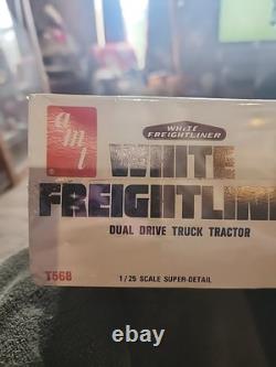 Sealed Vintage Original Nos Amt White Freightliner Dual Drive Truck Tractor T568