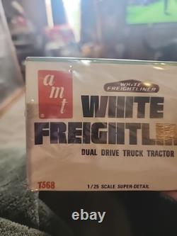 Sealed Vintage Original Nos Amt White Freightliner Dual Drive Truck Tractor T568