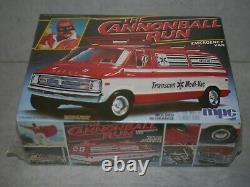 The Cannonball Run Dodge Emergency Van Factory Sealed mpc 1/25 Scale
