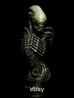 Unpainted and unassembled 1/4 33 cm high alien bust, PU resin model kit