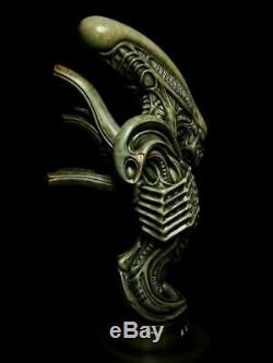 Unpainted and unassembled 1/4 33 cm high alien bust, PU resin model kit