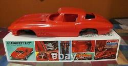 VINTAGE MONOGRAM #2600'65 CORVETTE STING RAY-18 SCALE-SEALED PARTS-with O. BOX