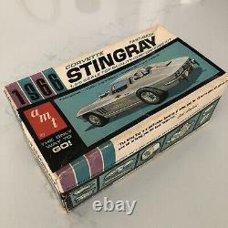 Vintage AMT Kit 6926-150 -1966 Corvette Stingray 1/25 Customizing Kit Fast-Back