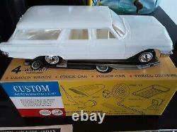 Vintage Hubley 1961 Ford Country Sedan Model Car Kit