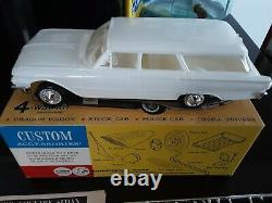 Vintage Hubley 1961 Ford Country Sedan Model Car Kit