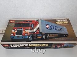 Vintage Model kit Kenworth Aerodyne 86 Truck MIB 1/28 made in Japan #20467